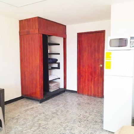Hospedaje Via 7 Guatemala City Екстериор снимка
